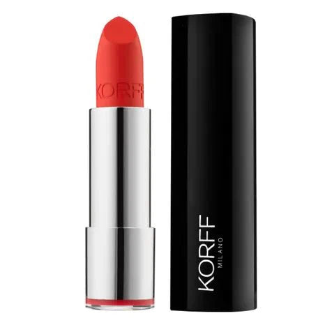 Rossetto Satinato Korff con Acido Ialuronico – Colore Pieno e Finish Luminoso